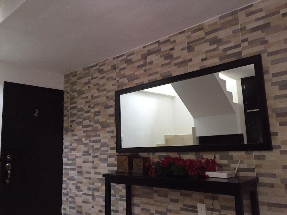 Whyz 4 You Private Rooms Пуерто Морелос Екстериор снимка