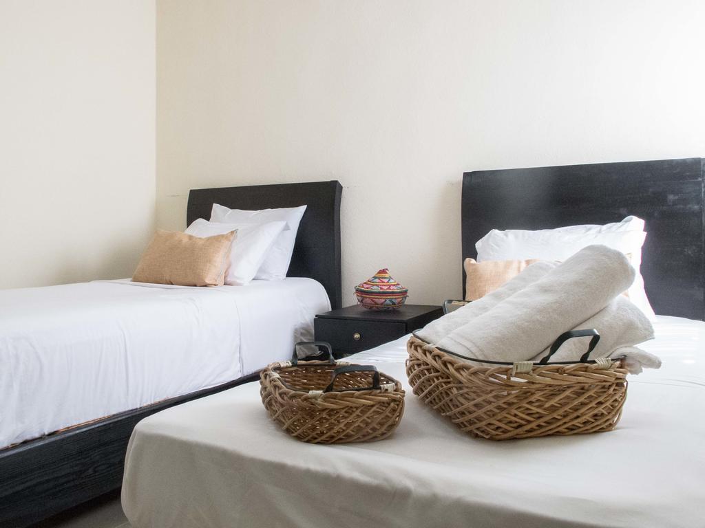 Whyz 4 You Private Rooms Пуерто Морелос Стая снимка