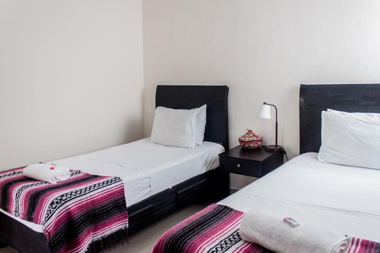 Whyz 4 You Private Rooms Пуерто Морелос Екстериор снимка